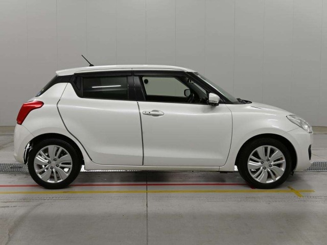 Suzuki SWIFT 2019 8135892-3