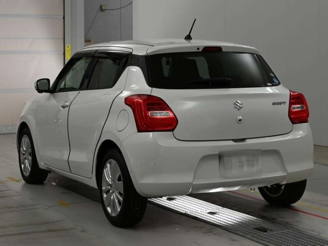 Suzuki SWIFT 2019 8135892-6