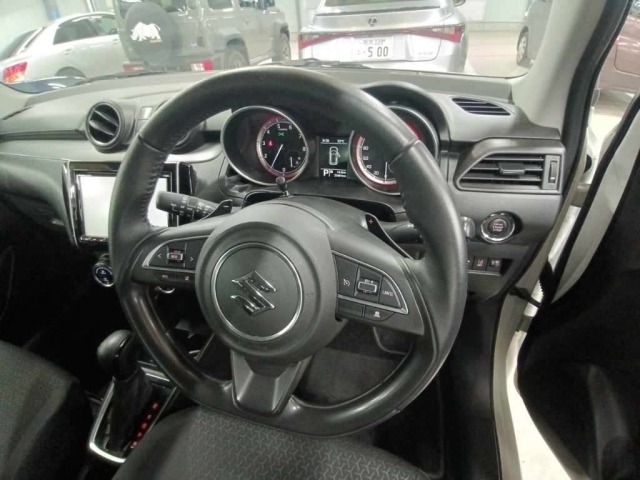 Suzuki SWIFT 2019 8135892-9