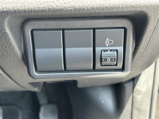 Mazda VERISA 2012 8137178-10