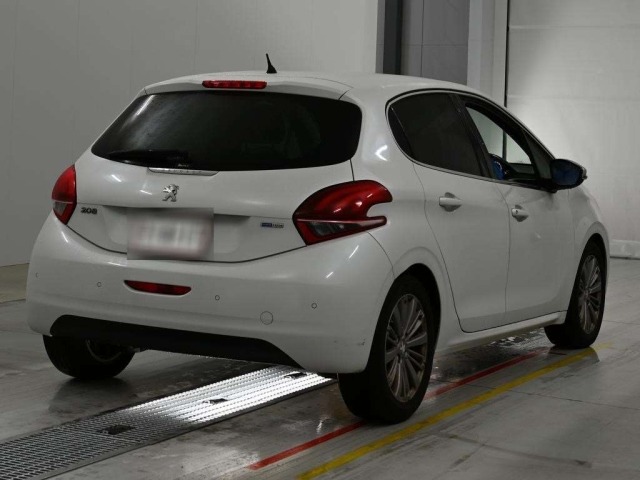 Peugeot 208 2017 8145347-1