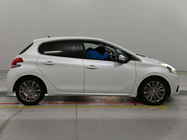 Peugeot 208 2017 8145347-3