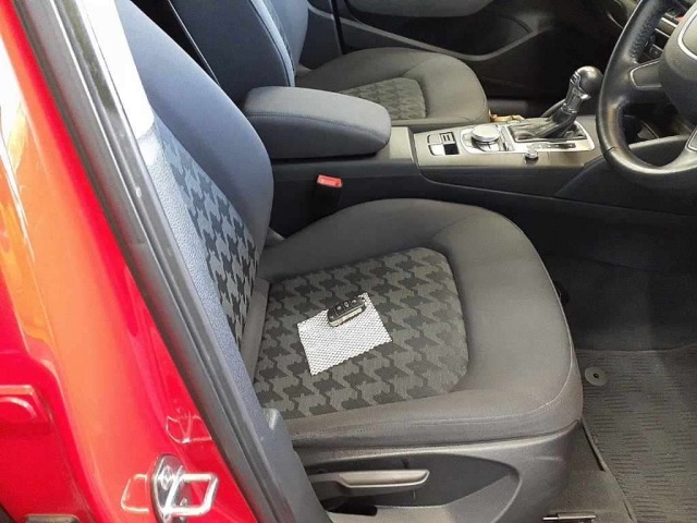 Audi A3 2015 8140208-8