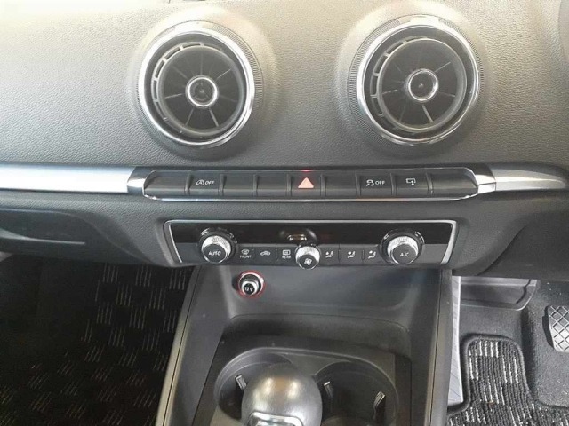Audi A3 2013 8140343-12