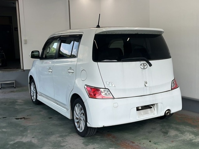 Toyota BB 2008 8143246-1