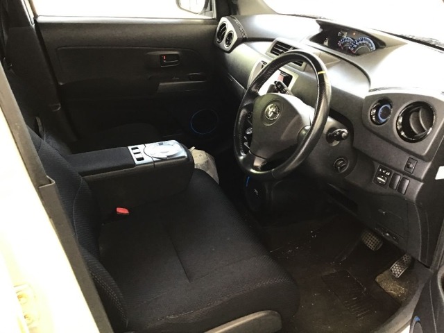 Toyota BB 2008 8143246-5