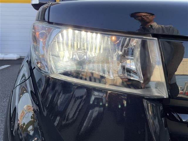 Toyota BB 2011 8143270-2