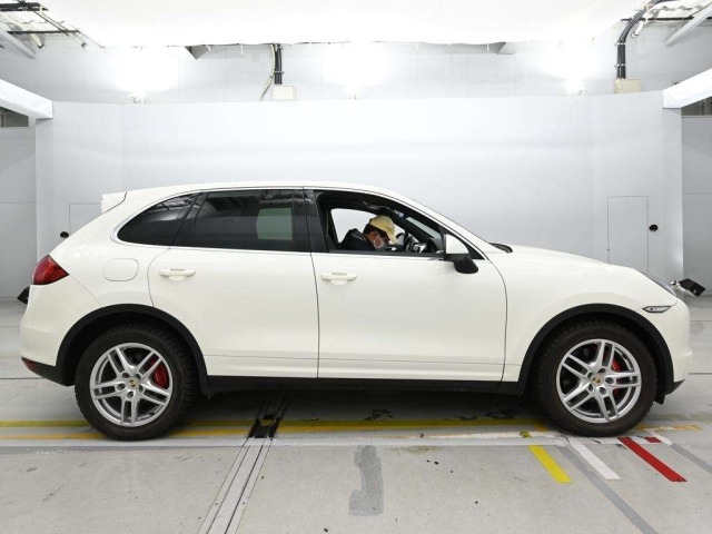 Porsche CAYENNE 2010 8141798-3