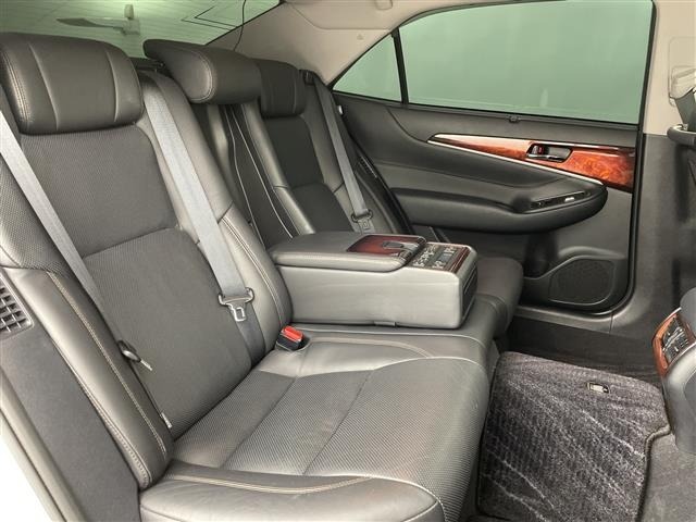 Toyota CROWN MAJESTA 2015 8150890-10