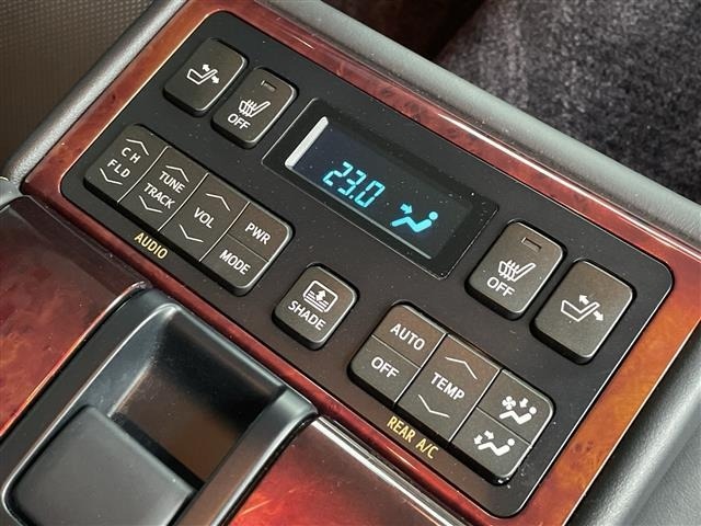 Toyota CROWN MAJESTA 2015 8150890-13