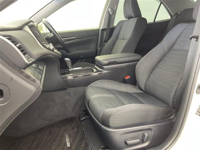 Toyota CROWN 2015 8150006-9
