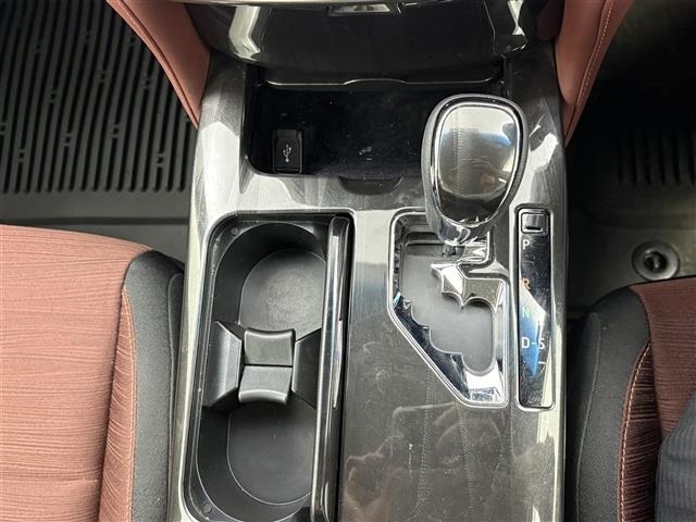 Toyota CROWN 2015 8150010-14