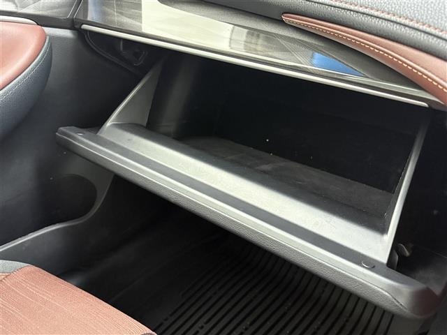 Toyota CROWN 2015 8150010-24