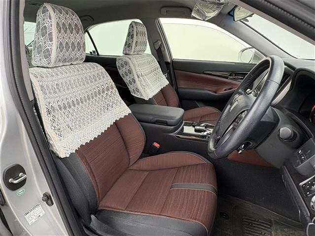 Toyota CROWN 2015 8150010-6