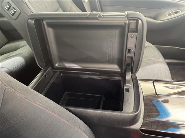 Toyota CROWN 2015 8150021-2