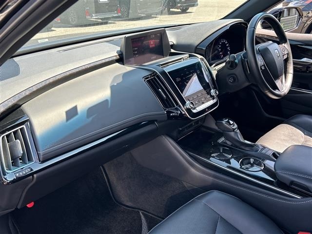 Toyota CROWN 2020 8150040-6