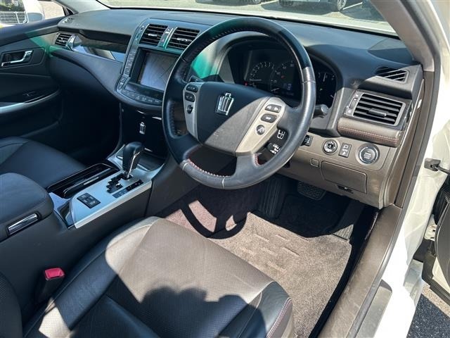 Toyota CROWN 2012 8150041-20