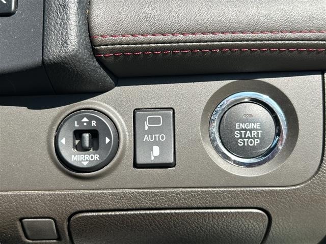 Toyota CROWN 2012 8150041-7