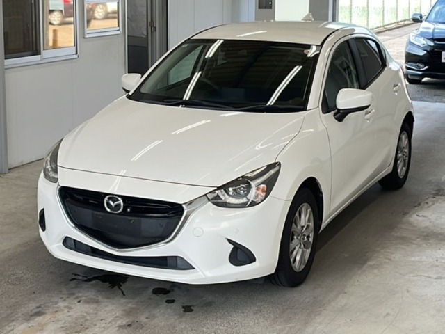 Mazda DEMIO 2017 8149676-0