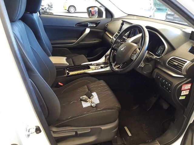 Mitsubishi ECLIPSE CROSS 2018 8140432-8