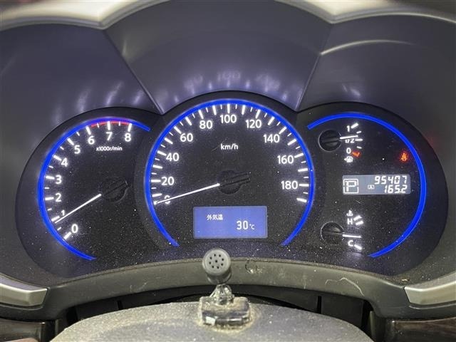 Nissan ELGRAND 2013 8150031-11