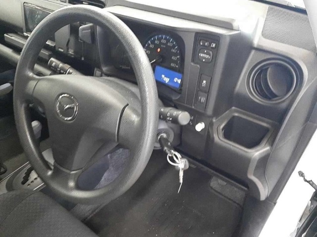 Mazda FAMILIA VAN 2025 8141487-9