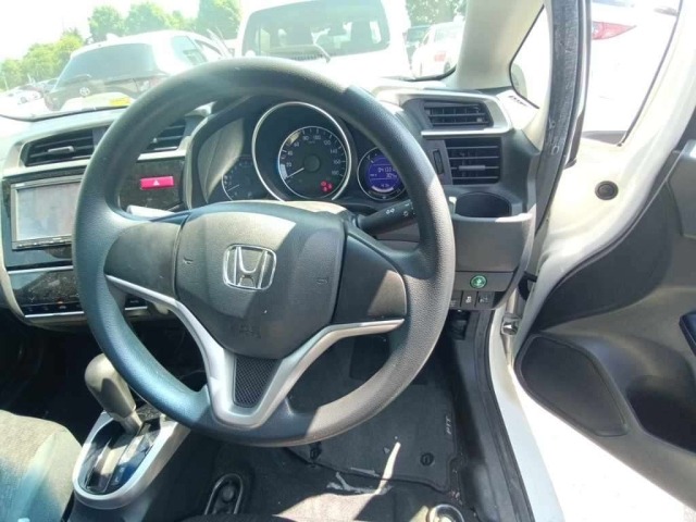Honda FIT 2015 8146282-9