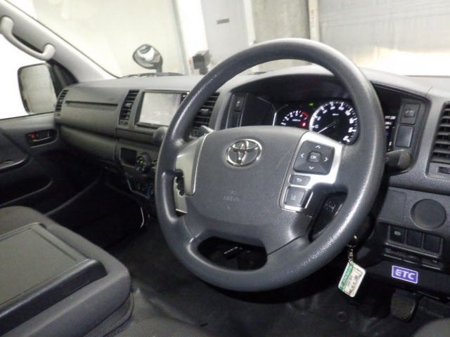 Toyota HIACE VAN 2020 8142583-3