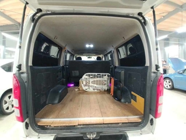 Toyota HIACE VAN 2010 8142607-11