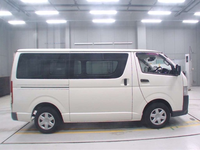Toyota HIACE VAN 2022 8142614-3