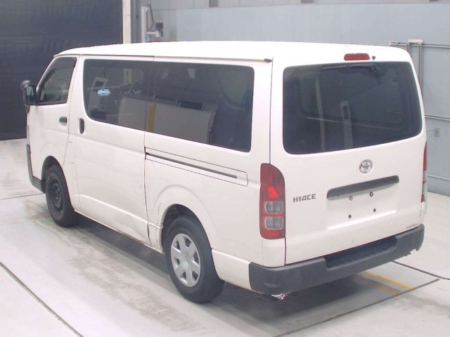 Toyota HIACE VAN 2022 8142614-6