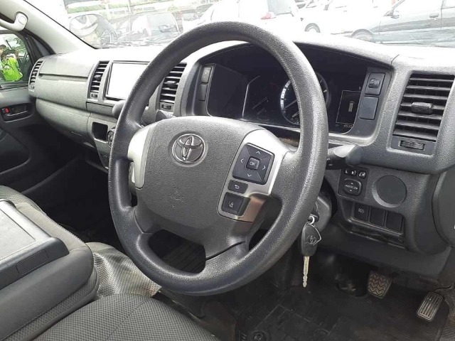 Toyota HIACE VAN 2022 8142614-7
