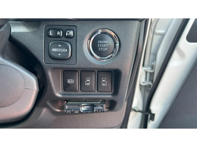 Toyota HIACE VAN 2024 8142725-10