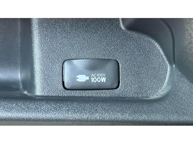 Toyota HIACE VAN 2024 8142725-11