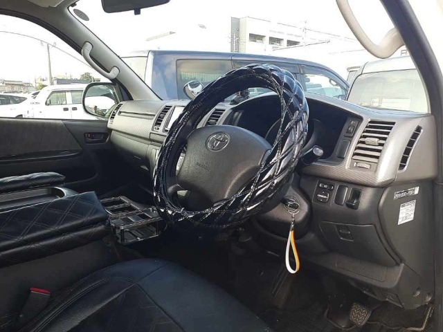 Toyota HIACE VAN 2010 8142750-9