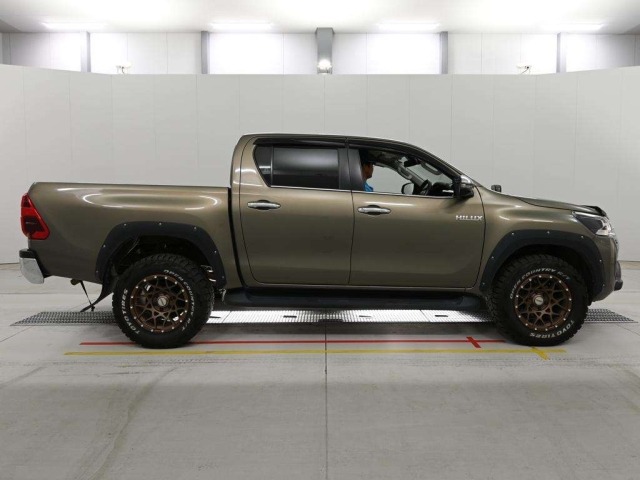 Toyota HILUX 2023 8147954-3