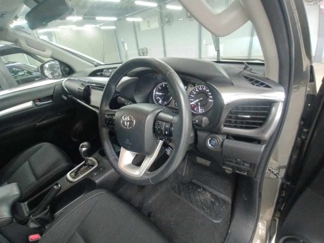 Toyota HILUX 2023 8147954-9