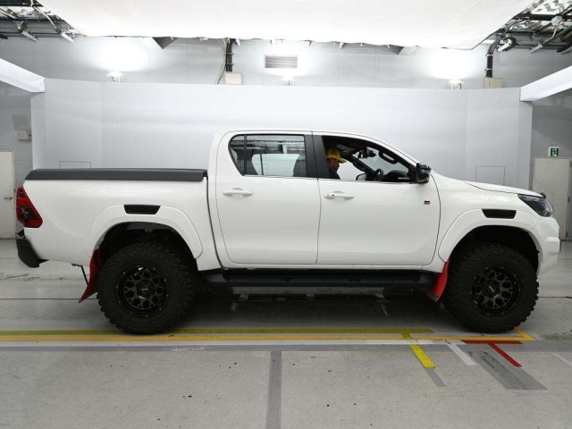 Toyota HILUX 2023 8147958-3
