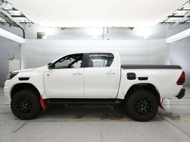Toyota HILUX 2023 8147958-4