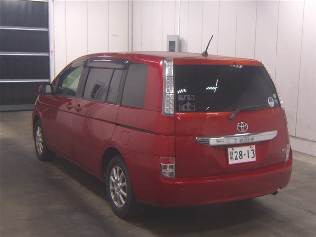 Toyota ISIS 2013 8148585-1
