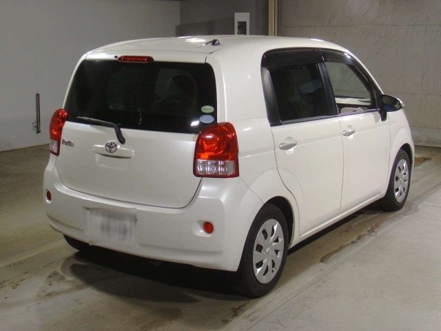 Toyota PORTE 2014 8144798-1