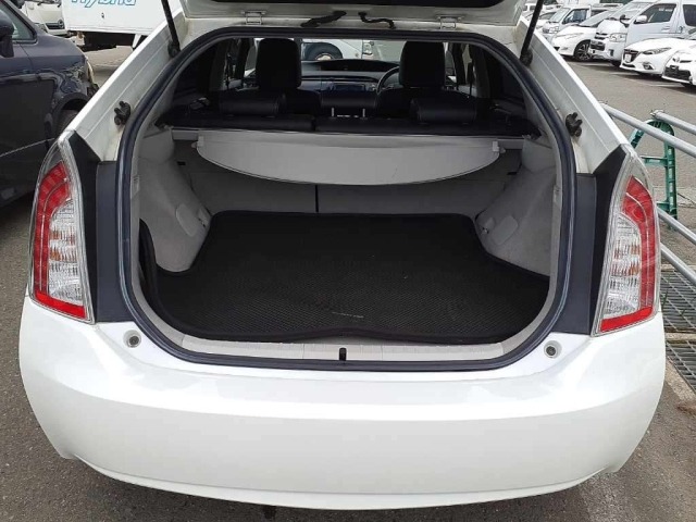 Toyota PRIUS 2014 8150868-11