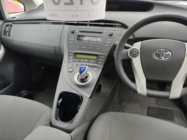 Toyota PRIUS 2011 8151035-6