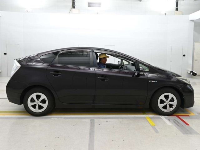 Toyota PRIUS 2014 8151115-3