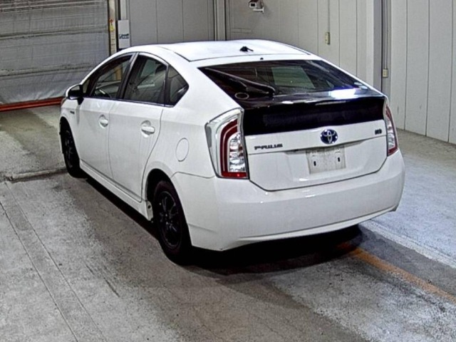 Toyota PRIUS 2015 8151132-1