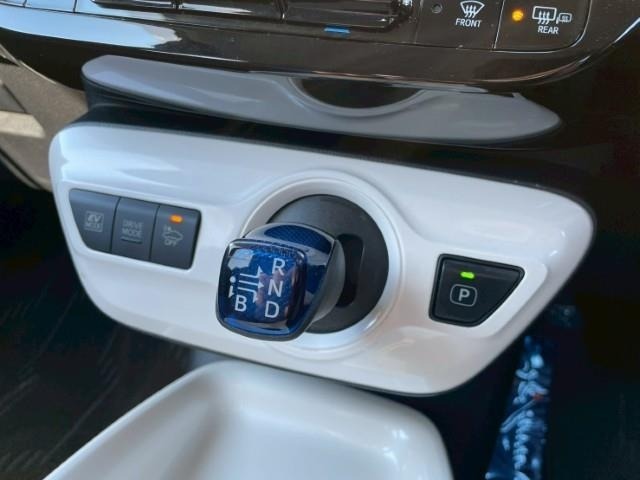 Toyota PRIUS 2016 8151133-19