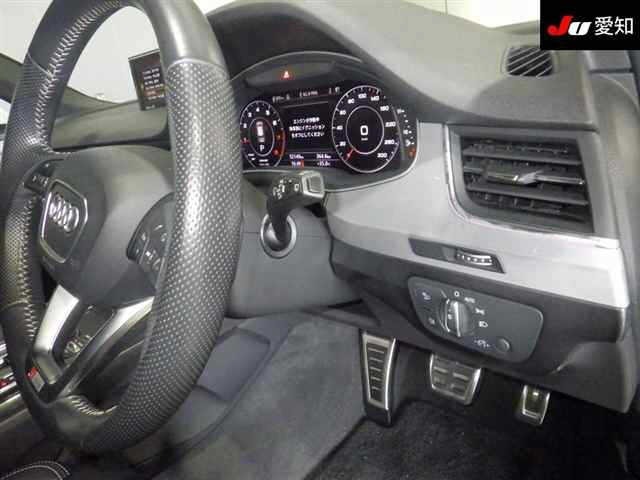 Audi Q7 2018 8149733-5
