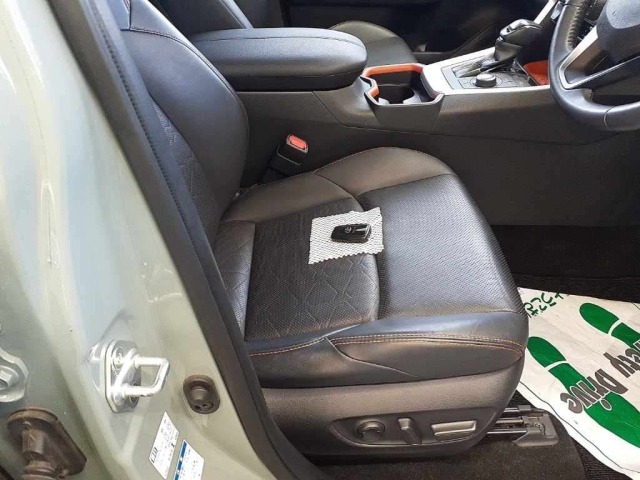 Toyota RAV4 2020 8150083-8