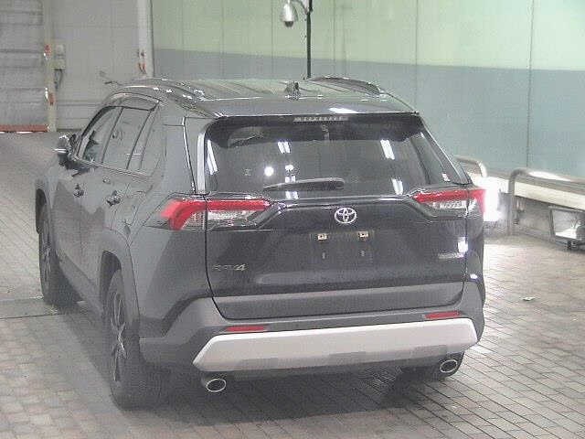 Toyota RAV4 2021 8150091-1
