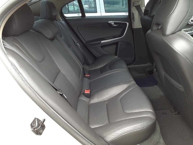 Volvo S60 2011 8143267-10